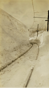 Cut through slide above Taft.