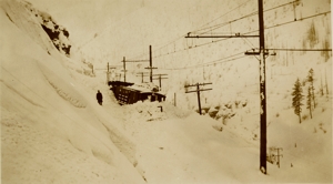 Locomotive 10101 derailed in slide near Kyle